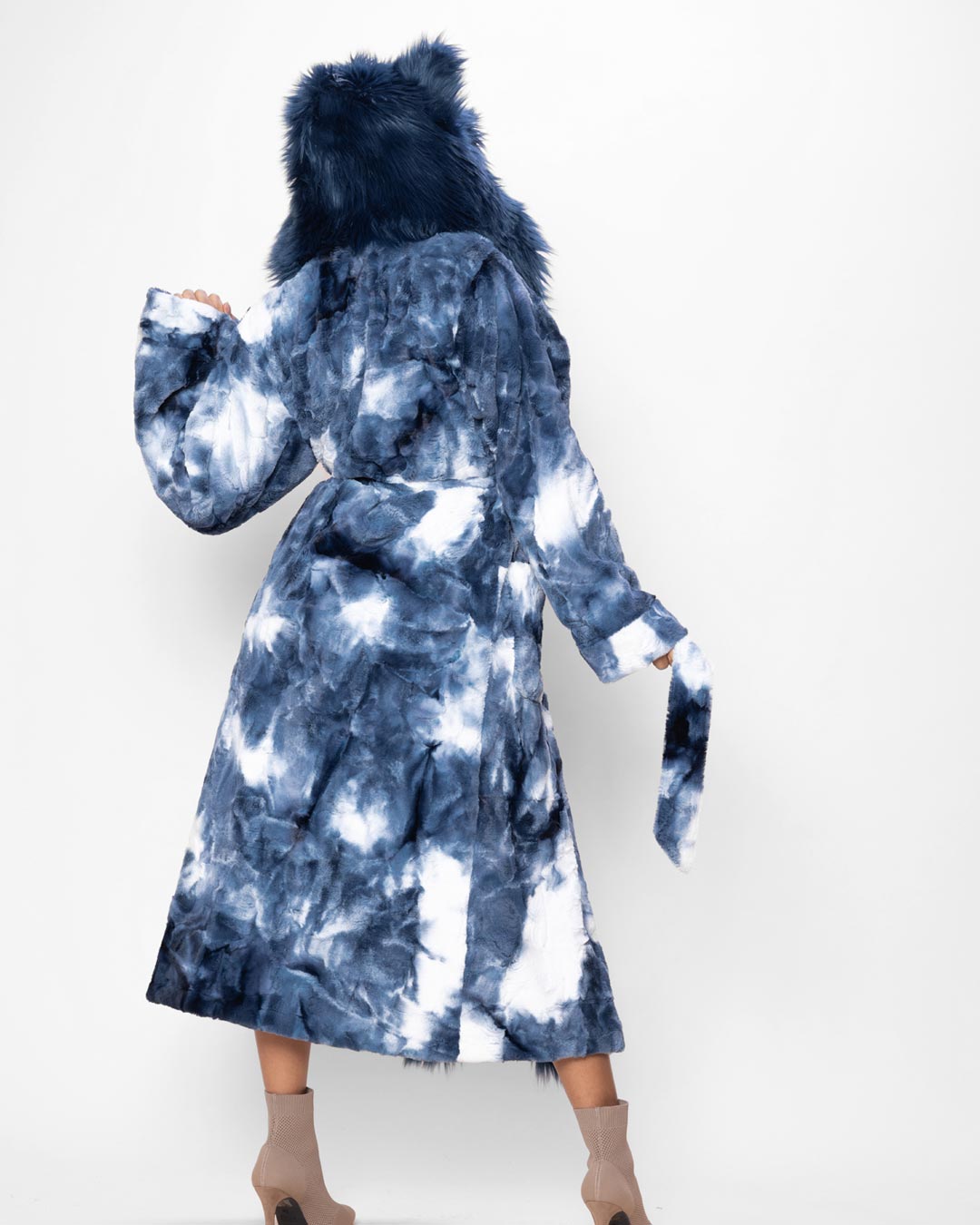 Water Wolf Classic Faux Fur Style Robe | Women's