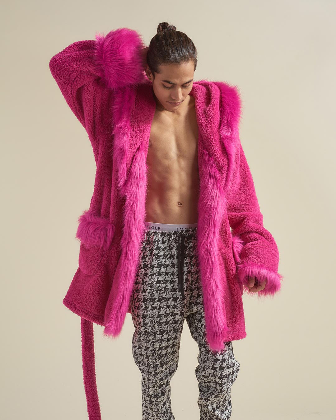 Lipstick Wolf Classic Short Faux Fur Robe | Men's