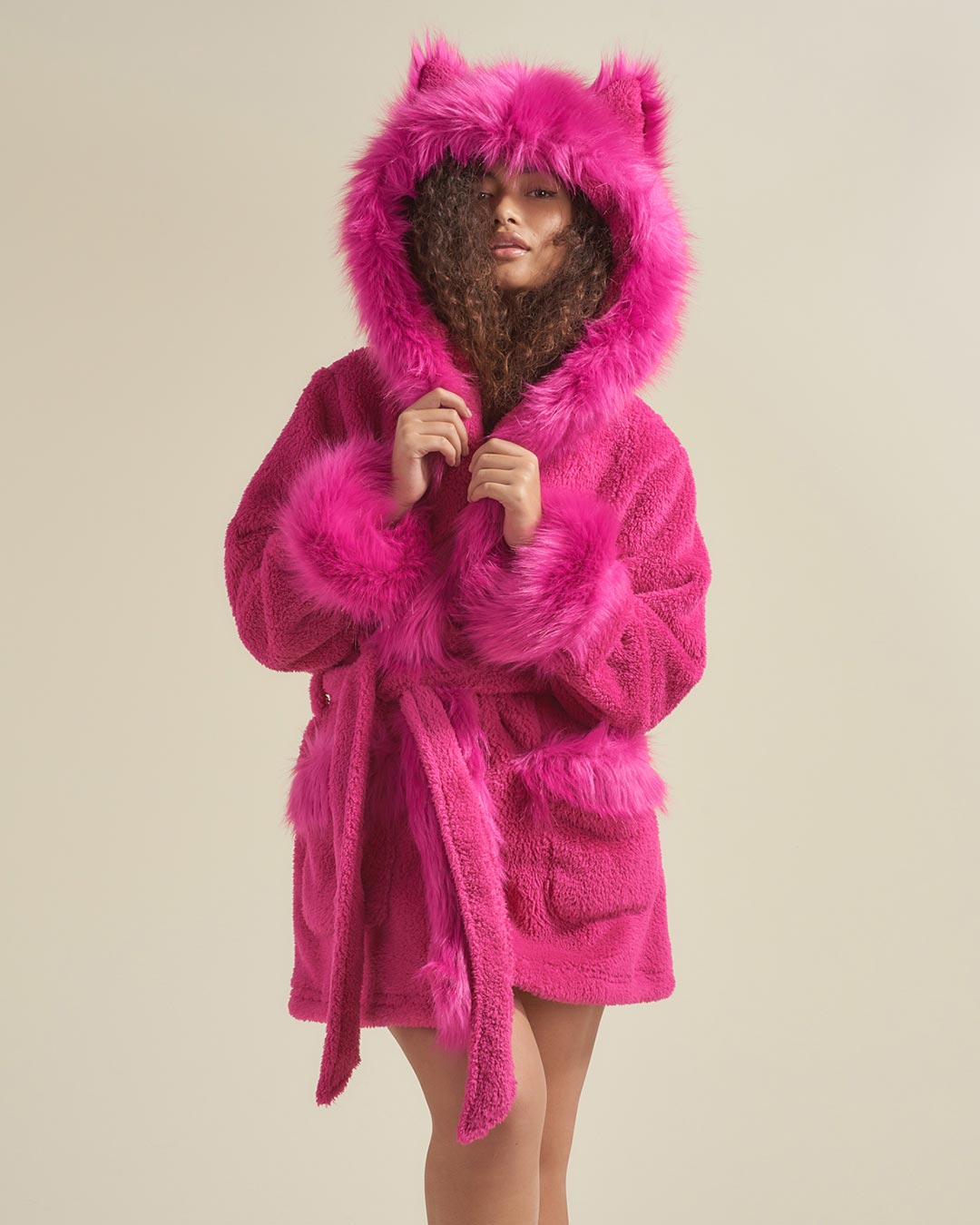 Lipstick Wolf Classic Short Faux Fur Robe | Women's