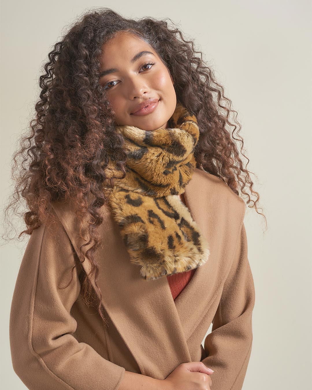 Jaguar Luxe Faux Fur Scarf | Women's - SpiritHoods