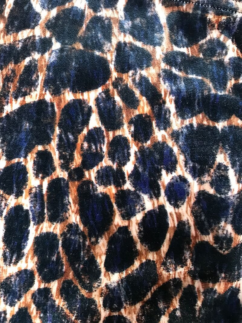 Detail of Purple Cheetah Velvet Leggings