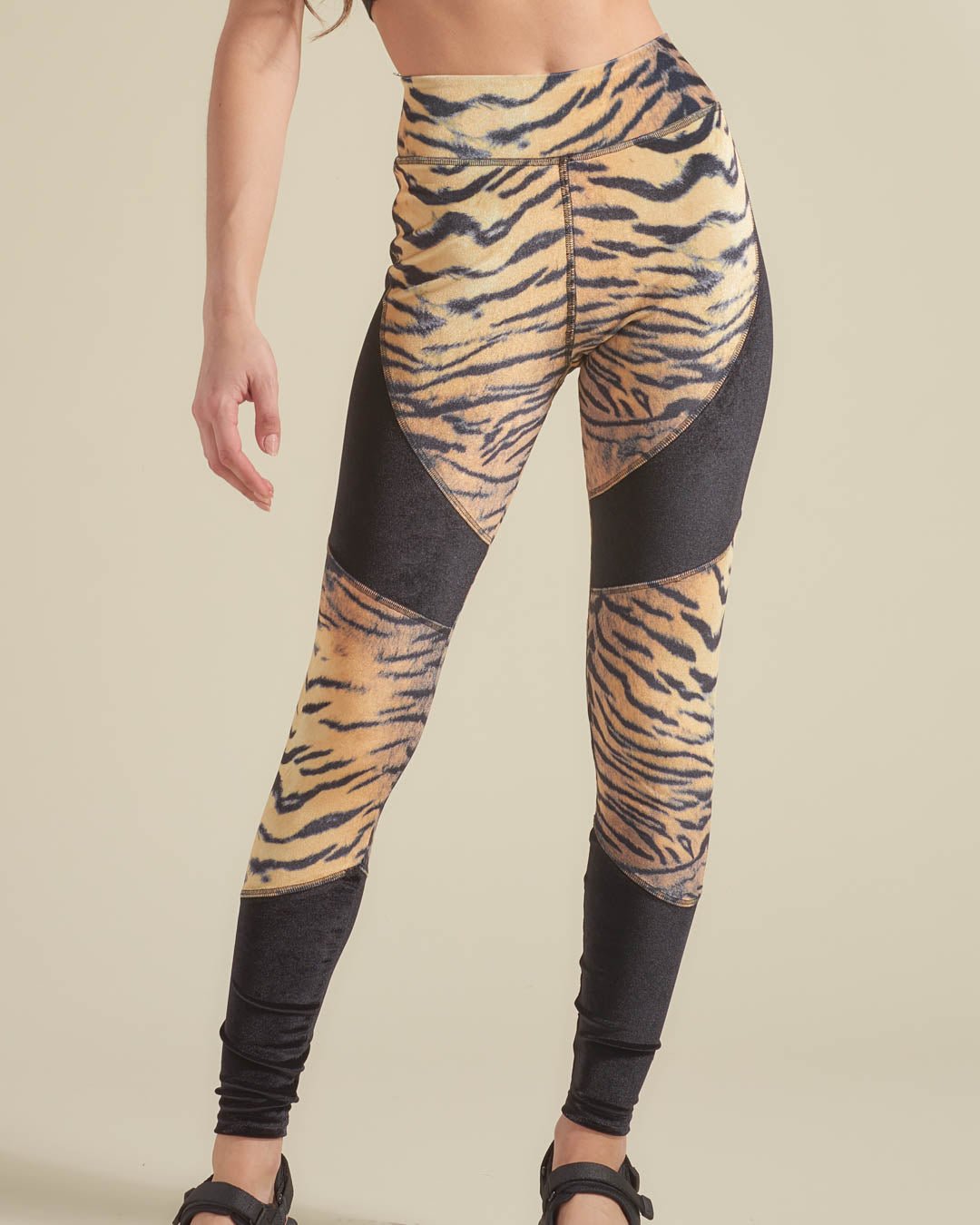 Women&#39;s Velvet Leggings | Contrast Tiger