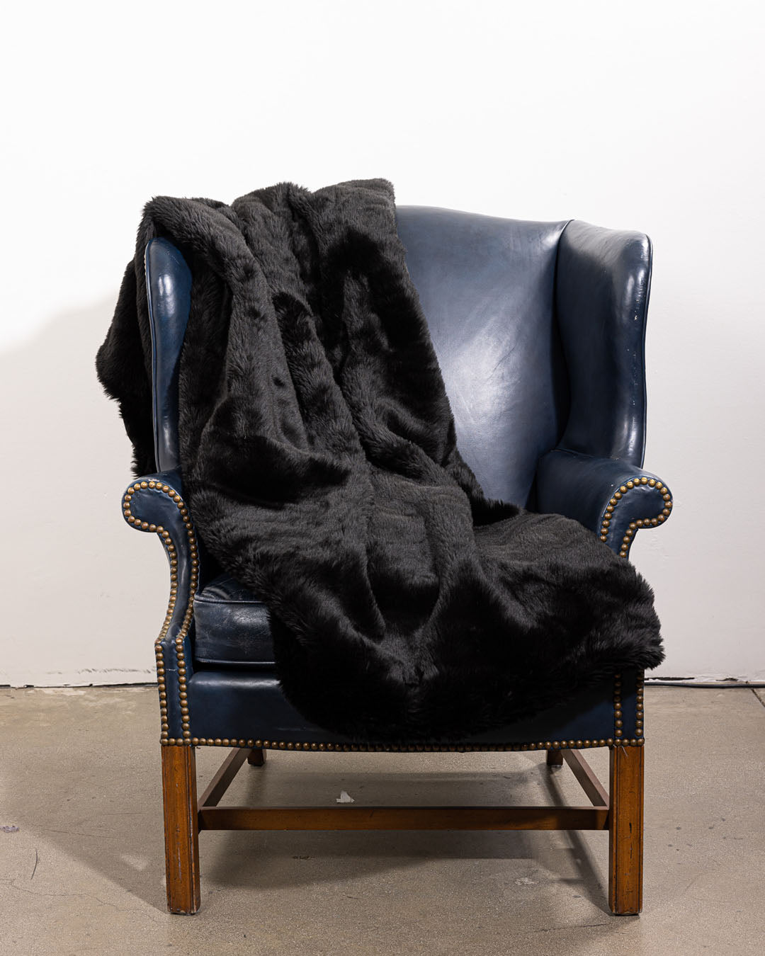 Signature Collection Faux Fur Throw | Black Wolf