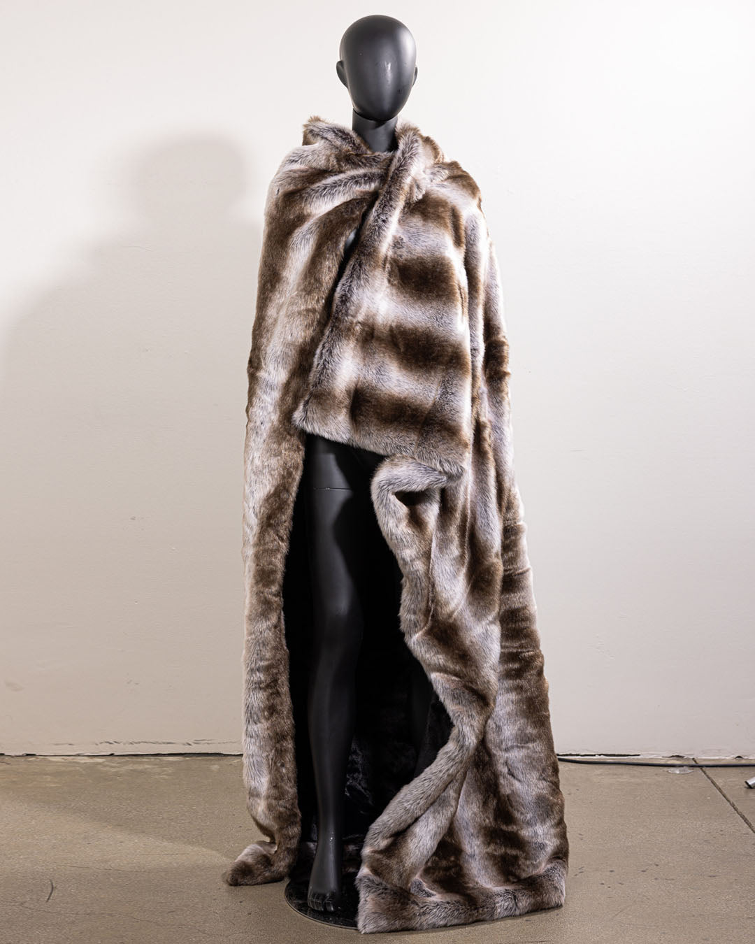 Limited Edition Faux Fur Throw | Chinchilla