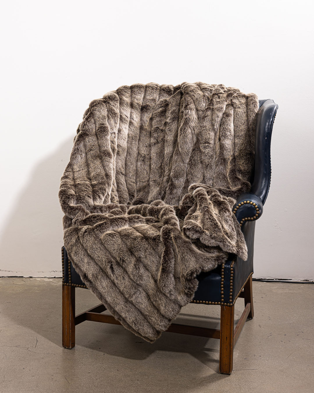 Signature Collection Faux Fur Throw | Papa Wolf