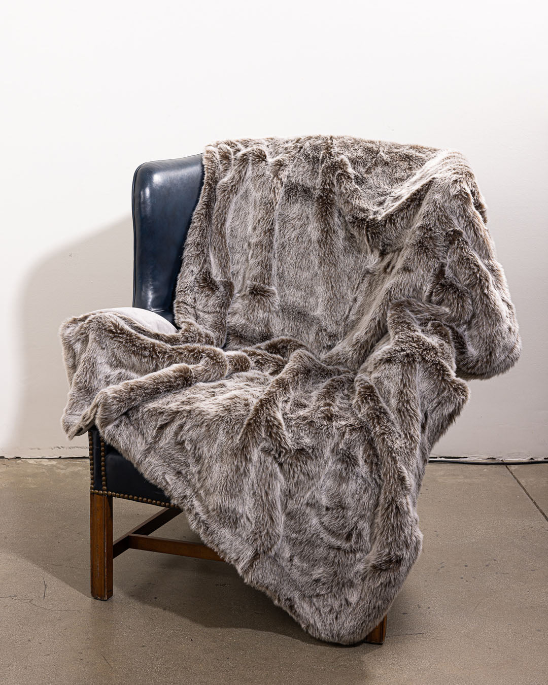 Signature Collection Faux Fur Throw | Silver Fox