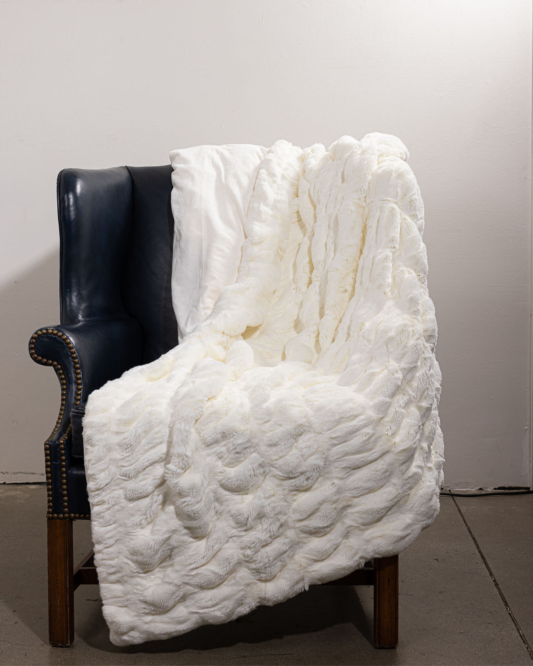 Signature Collection Ruched Faux Fur Throw | Arctic Hare