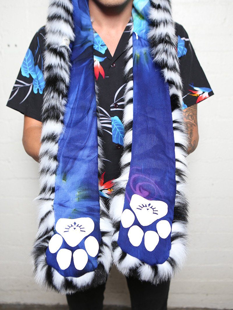 Signature Logo on Paws of Oceana White Tiger Collector SpiritHood