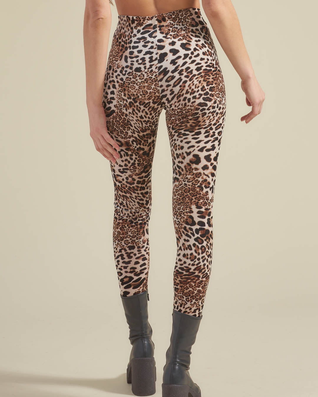 Arabian Leopard Velvet Leggings | Women's